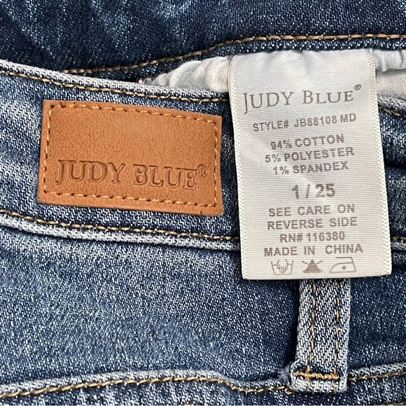 Judy Blue Faded Blue Boyfriend Jeans - Picture 10 of 11